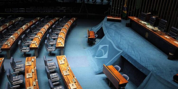 Congresso exerce controle significativo sobre verbas de ministérios estratégicos no governo Lula.