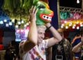 O Prefeito João Campos (PSB) durante o Carnaval do Recife