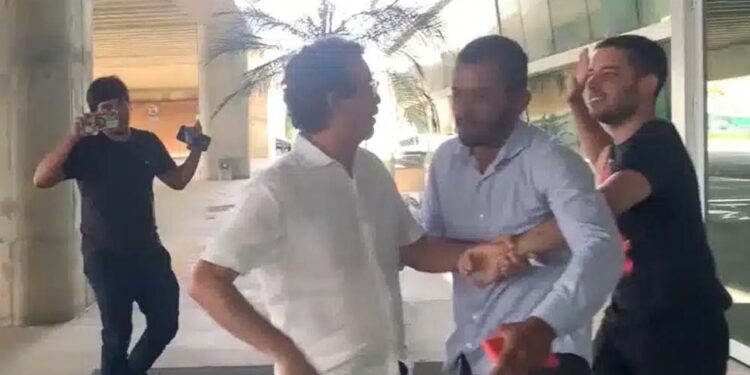 Fernando Mineiro (PT-RN) se irritou com provocação e agrediu militante do MBL