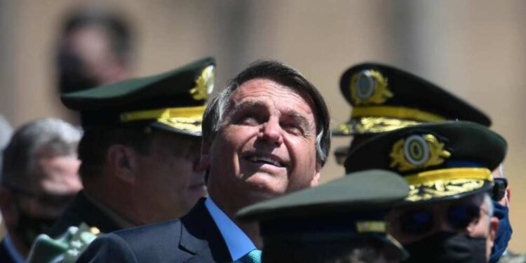 Ex-comandante da Aeronáutica relata plano para prender Bolsonaro.