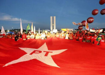 PT vai às ruas em atos pelos 4 cantos do país