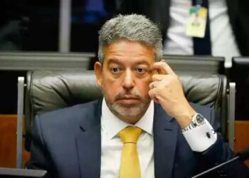 Presidente da Câmara enfrenta dilema na escolha de seu sucessor.