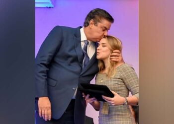 Ademar Rigueira, ao lado de sua terceira esposa, Adriana Caribé