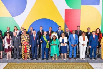 Lula e ministros no Palácio do Planalto