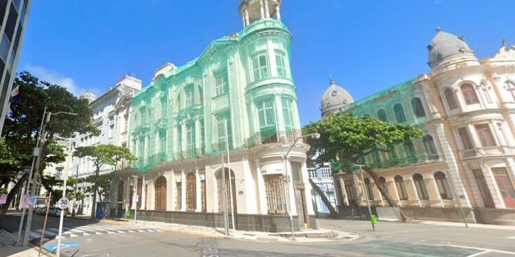 Prédios tombados no Recife onde serão construídos um espaço cultural e restaurante em formato de zeppelin