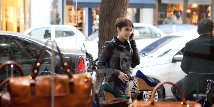 A atriz Débora Falabella