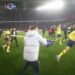 Torcida do Trabzonspor invade campo e briga com atletas do Fenerbahçe após derrota