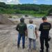 Agentes da PF durante operação Areia Legal, em Goiana (PE)