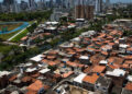 Bairro de Boa Viagem, no Recife, é marcado por alta desigualdade social em seu território.