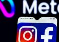 Interrupção afeta Facebook e Instagram da Meta, deixando usuários sem acesso.