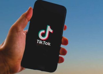 Lei nos EUA pode banir TikTok do país se não tiver novo dono americano.