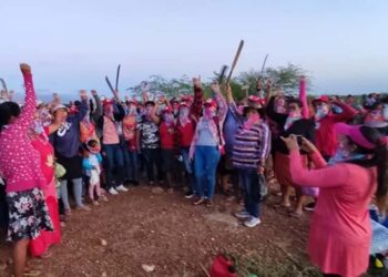 Mulheres do MST celebram ocupação realizada em Juazeiro neste domingo (8)