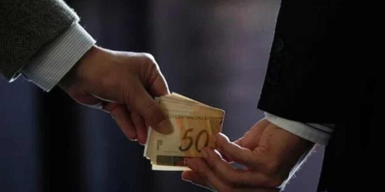 Criminosos pagavam ‘mesada’ para evitar investigações de delegacia comandada por Rivaldo.