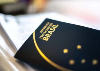 Tribunal rejeita pedido de devolução do passaporte de Bolsonaro.