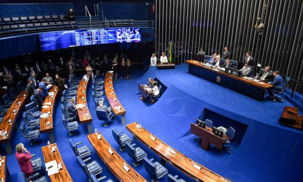 Oposição consegue 41 assinaturas e pede impeachment de Moraes