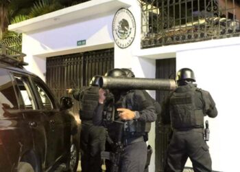 Forças policiais equatorianas violaram soberania mexicana para prender opositor