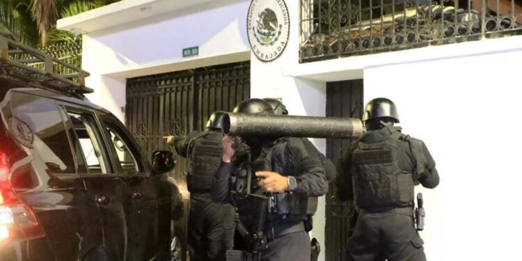 Forças policiais equatorianas violaram soberania mexicana para prender opositor
