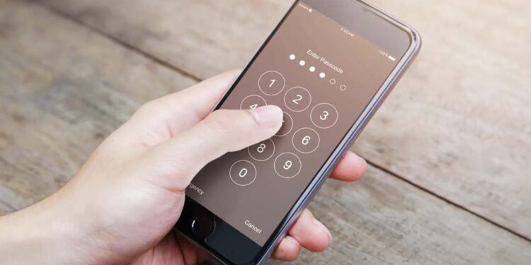 Empresário teve dois celulares apreendidos pela polícia