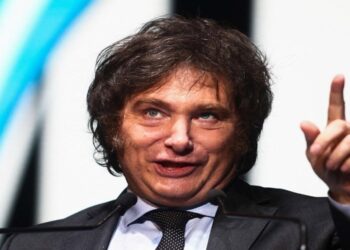 Quando assumiu a presidência da Argentina, em dezembro, a máquina pública tinha 341.477 funcionários contratados