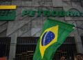 No Brasil, um processo aberto em 2018, que acusa ex-executivos da companhia de pagar propina de US$ 1,5 milhão a um ex-dirigente da estatal, está parado.