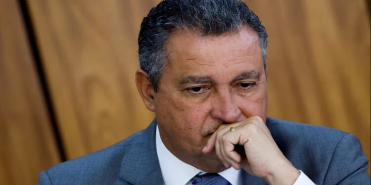 Os respiradores comprados por Rui Costa nunca foram entregues, e os valores não foram recuperados totalmente