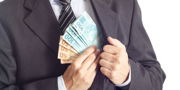 TCE julgou irregular um contrato da Secretaria de Educação do Recife, válido entre 2013 e 2017.