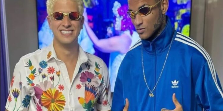 Dessa vez a brincadeira era ficar 15 minutos com o pé em um balde de gelo com sal grosso