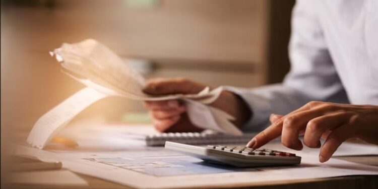 A equipe econômica enfrenta resistências internas para rever os pisos