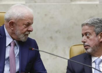 Em tom de cobrança, o presidente da Câmara vem defendendo a prerrogativa dos parlamentares