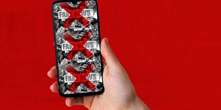 Notícias falsas consistem em distribuição deliberada de desinformação por diversas mídias