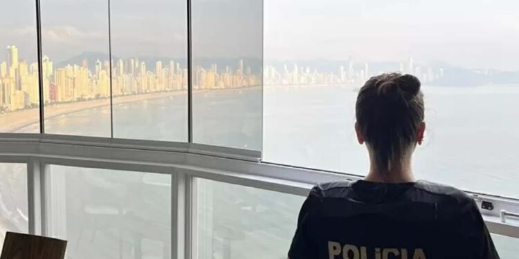 Imóvel com vista para a praia apreendido em operação da PF