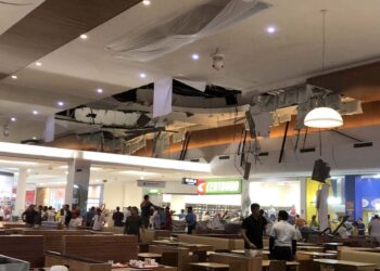 Teto do Shopping Tacaruna desabou