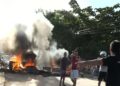 Moradores fazem protesto após acidente