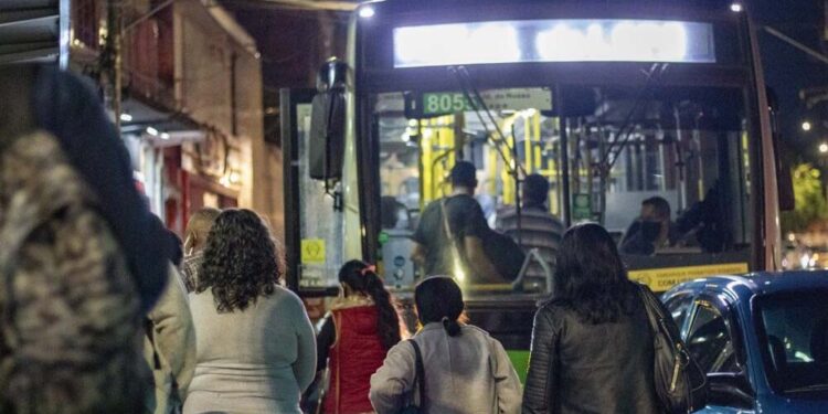 Serviço de ônibus em SP | Foto: Ira Romão/Agência Mural