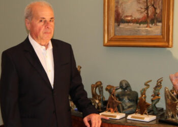 Mulheres relatam experiências traumáticas com cirurgião plástico famoso.