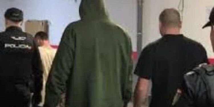 Turistas italianos presos por suspeita de estupro coletivo contra brasileira em Maiorca, Espanha.