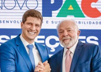 Visita de Lula a Pernambuco reforça candidatura à reeleição do prefeito do Recife.