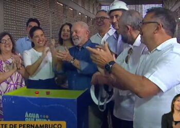 Governadora Raquel Lyra e Presidente Lula acionam Estação Elevatória de Água Bruta no Agreste de Pernambuco.