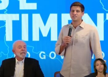 Presidente Lula e Prefeito do Recife assinam Ordem de Serviço para obras de encostas.