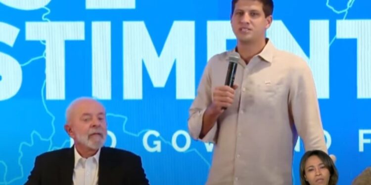 Presidente Lula e Prefeito do Recife assinam Ordem de Serviço para obras de encostas.