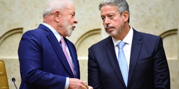 Tensões entre o governo e o presidente da Câmara dos Deputados se amenizam.