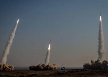 Israel ataca base nuclear iraniana perto de Isfahã, segundo fontes dos EUA e de Israel.