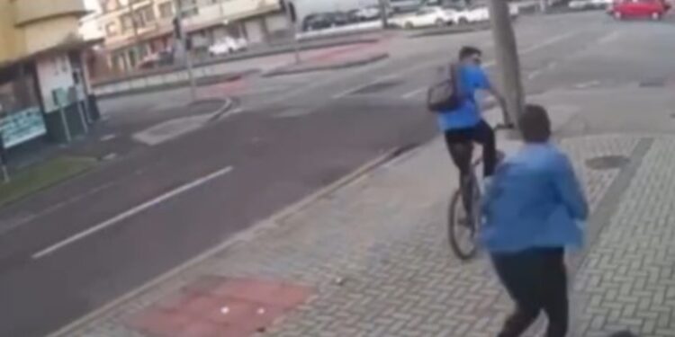 Após o roubo, Santucci, que também é triatleta, saiu correndo atrás do ladrão