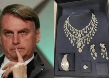 Segundo a PF, ex-auxiliares de Bolsonaro venderam os presentes oficiais e entregaram o dinheiro em espécie para o ex-presidente.