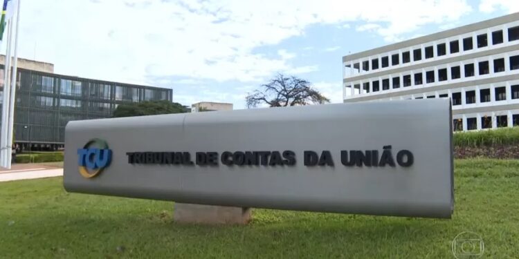 O ministro também determinou que a Secom seja intimada para prestar informações sobre o caso no prazo de 15 dias