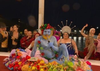 tro momento que chamou atenção foi a interpretação do deus grego Dionísio, o Deus do Vinho