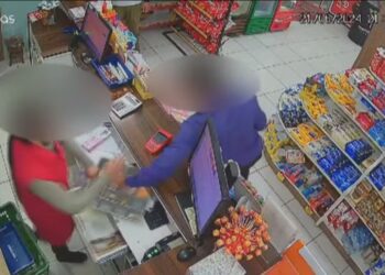 O homem escolhia apenas farmácias com funcionárias mulheres