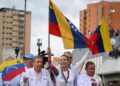 Os opositores Edmundo González Urrutia (esq.) e María Corina Machado (centro)