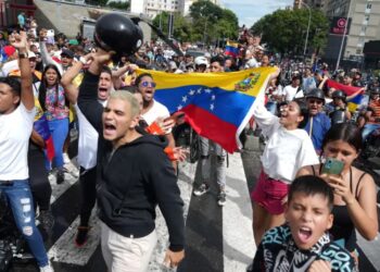Protestos tomaram conta de toda a Venezuela após reeleição de Maduro