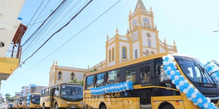 Relação entre empresa de transporte e prefeita está sob suspeita